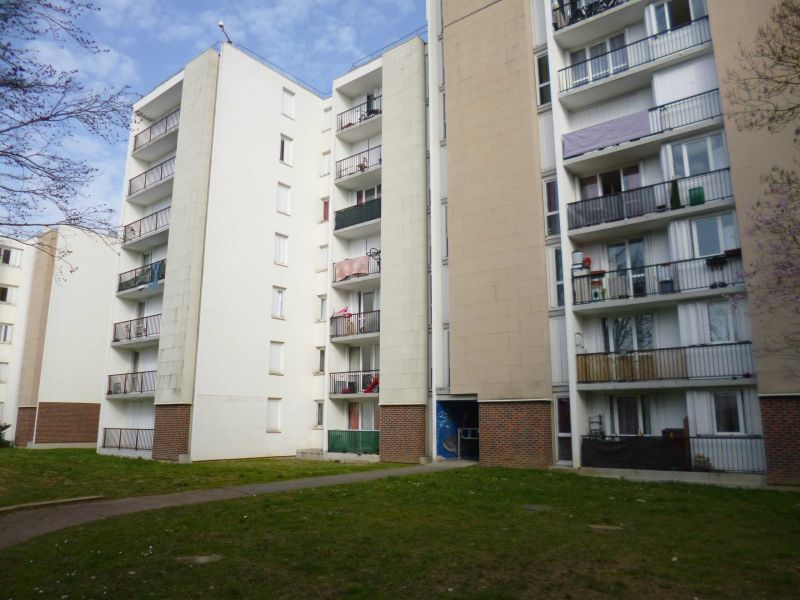 Photo illustrant le projet Réhabilitation et résidentialisation de logements collectifs du quartier La Bolière à Orléans La Source réalisé par l'Agence Narthex